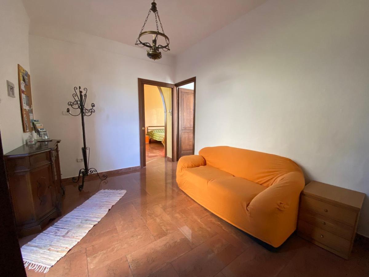 Casa Vacanze Nonna Nella 빌라프랑카 인 루니지아나 외부 사진